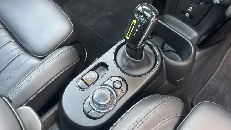 MINI Hatchback 135kW Cooper S Level 3 33kWh 3dr Auto Electric Hatchback